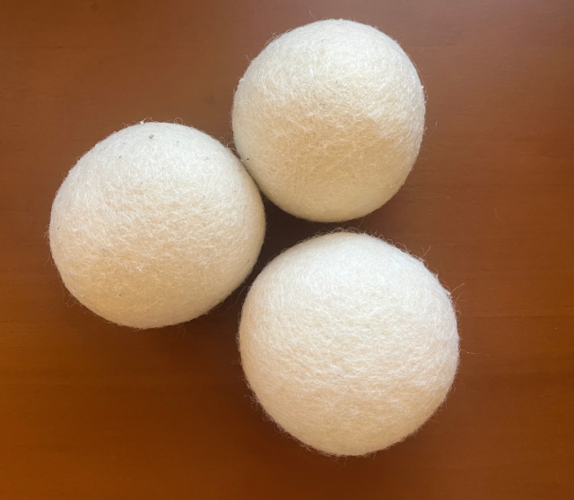 Wool dryer balls